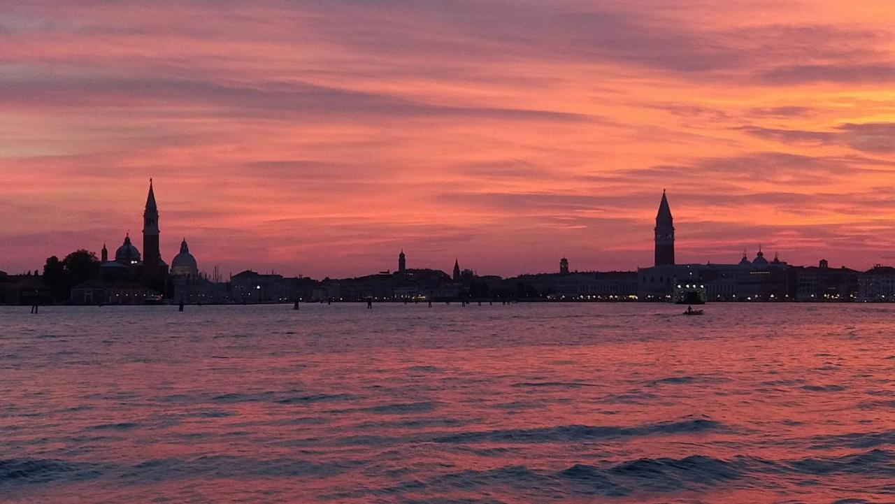 ホテル Porte Di Venezia, Tessera Aeroporto ファヴァロ・ヴェネト エクステリア 写真